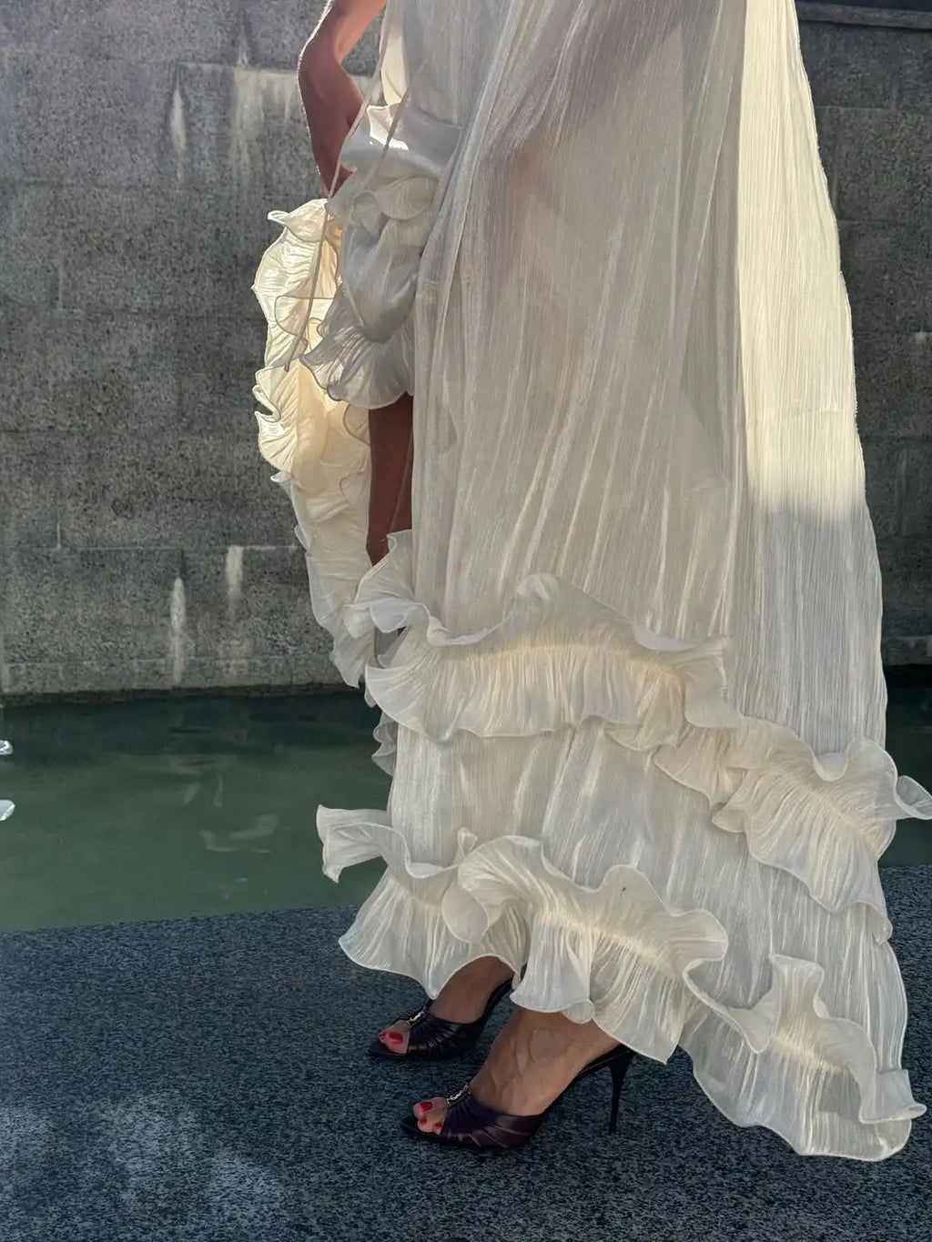 Women Solid Ruffle  Maxi Dress Fashion Lapel V-neck Sleeveless Pleated High Waist Chic Dresses 2025 Summer Lady Vacation Robes