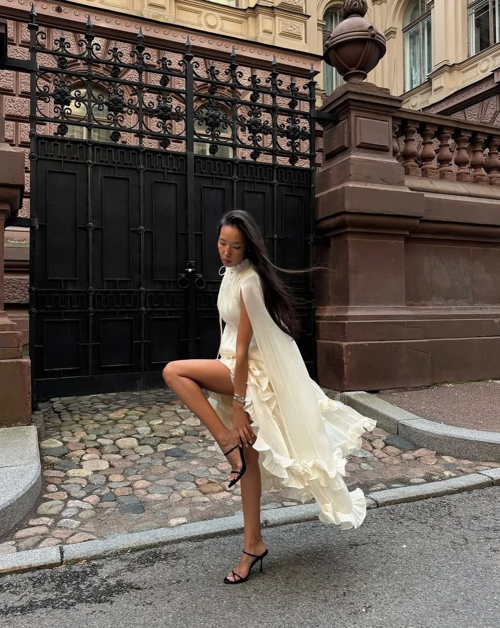 Women Solid Ruffle  Maxi Dress Fashion Lapel V-neck Sleeveless Pleated High Waist Chic Dresses 2025 Summer Lady Vacation Robes